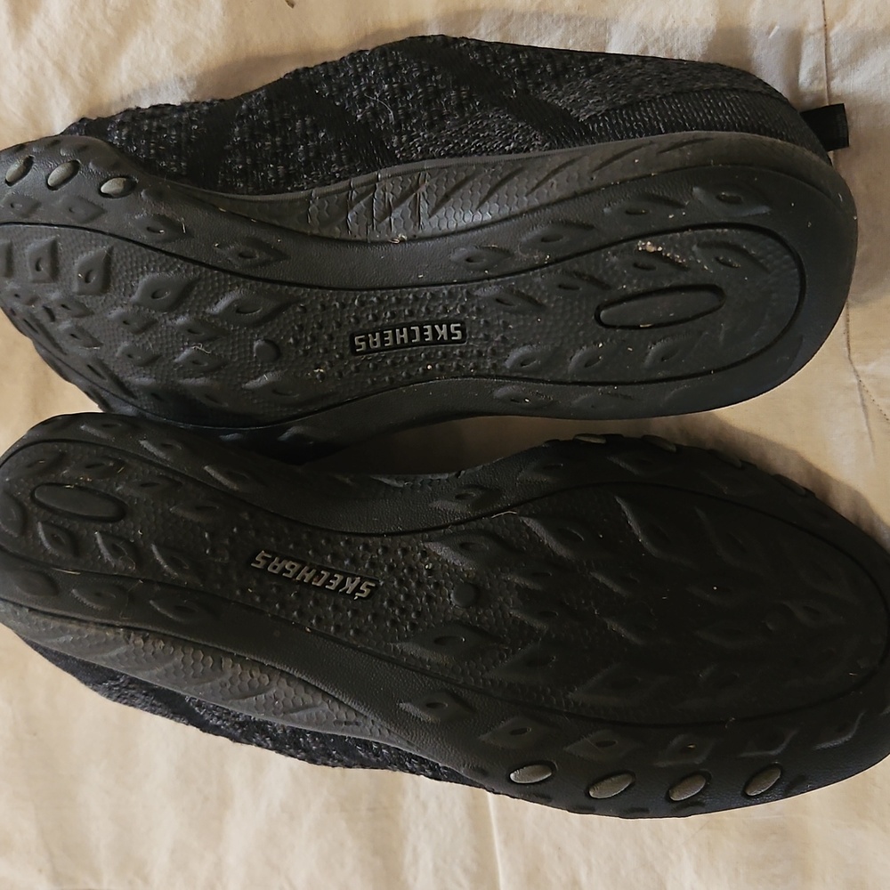 Skechers Women's Black Knit Slip-On Sneakers 7 - Picture 7 of 7